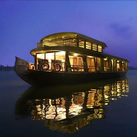 Cosy Premium Houseboats Hotel Alappuzha Buitenkant foto