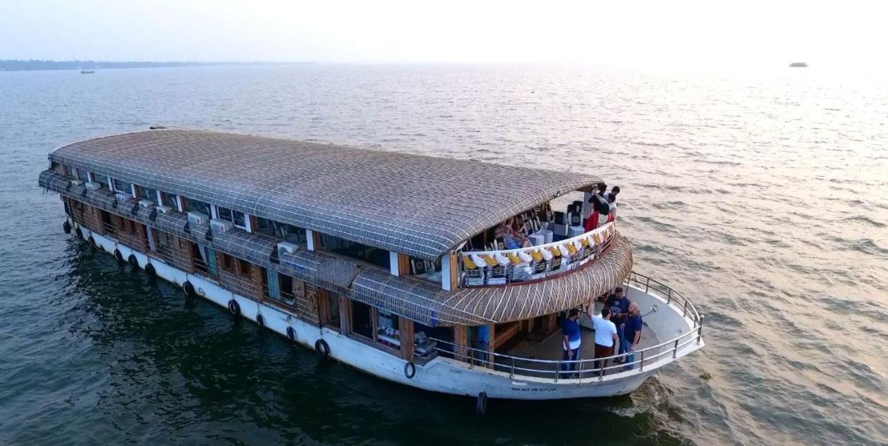 Cosy Premium Houseboats Hotel Alappuzha Buitenkant foto