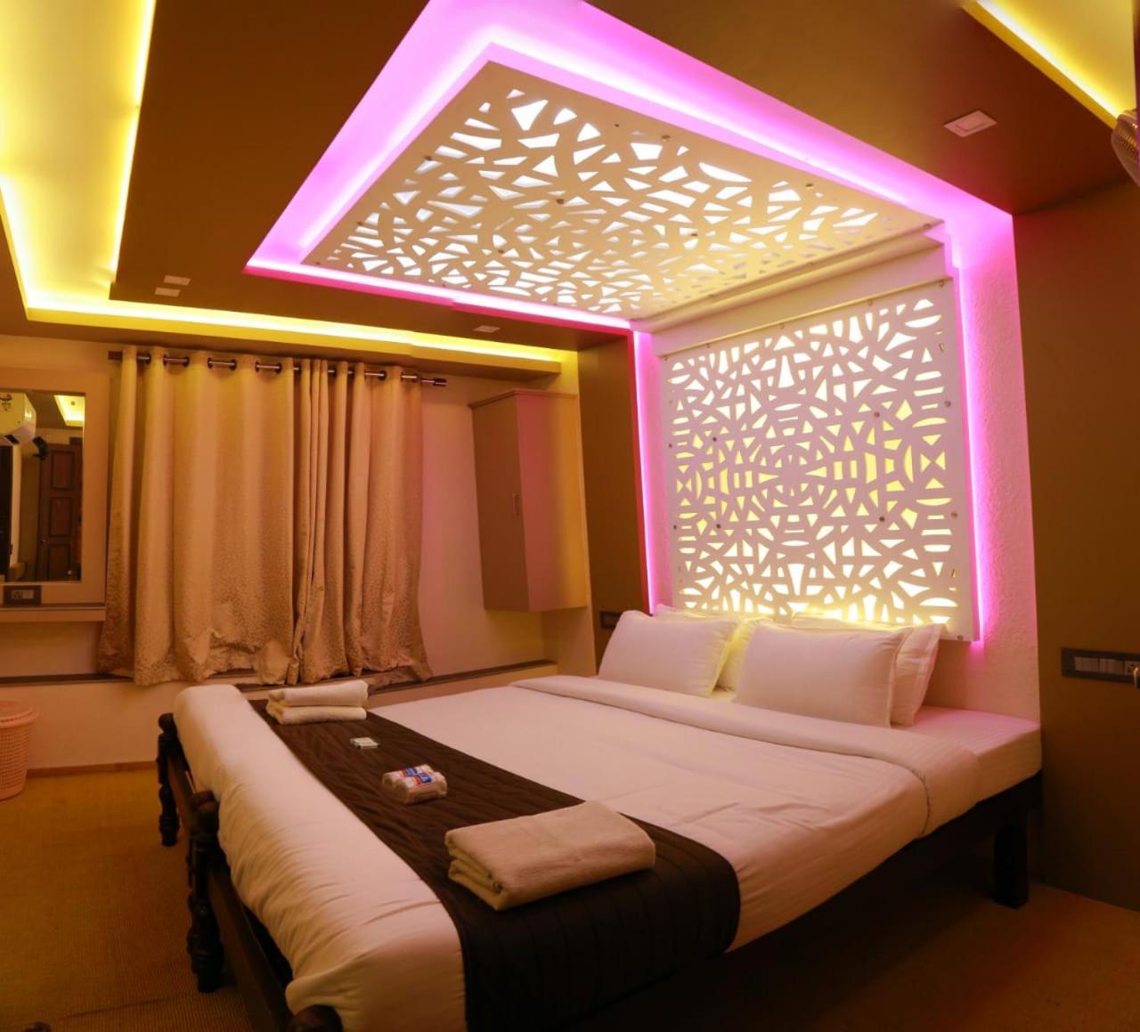 Cosy Premium Houseboats Hotel Alappuzha Buitenkant foto