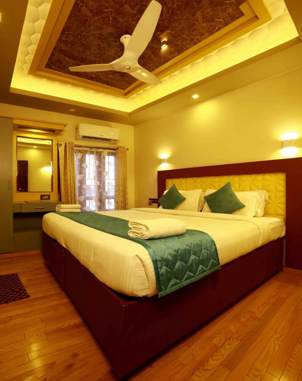 Cosy Premium Houseboats Hotel Alappuzha Buitenkant foto