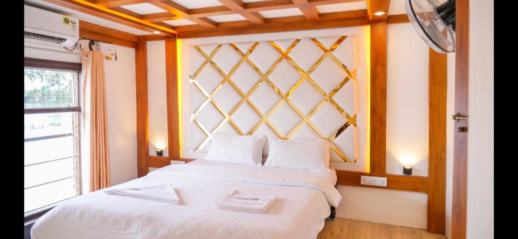 Cosy Premium Houseboats Hotel Alappuzha Buitenkant foto