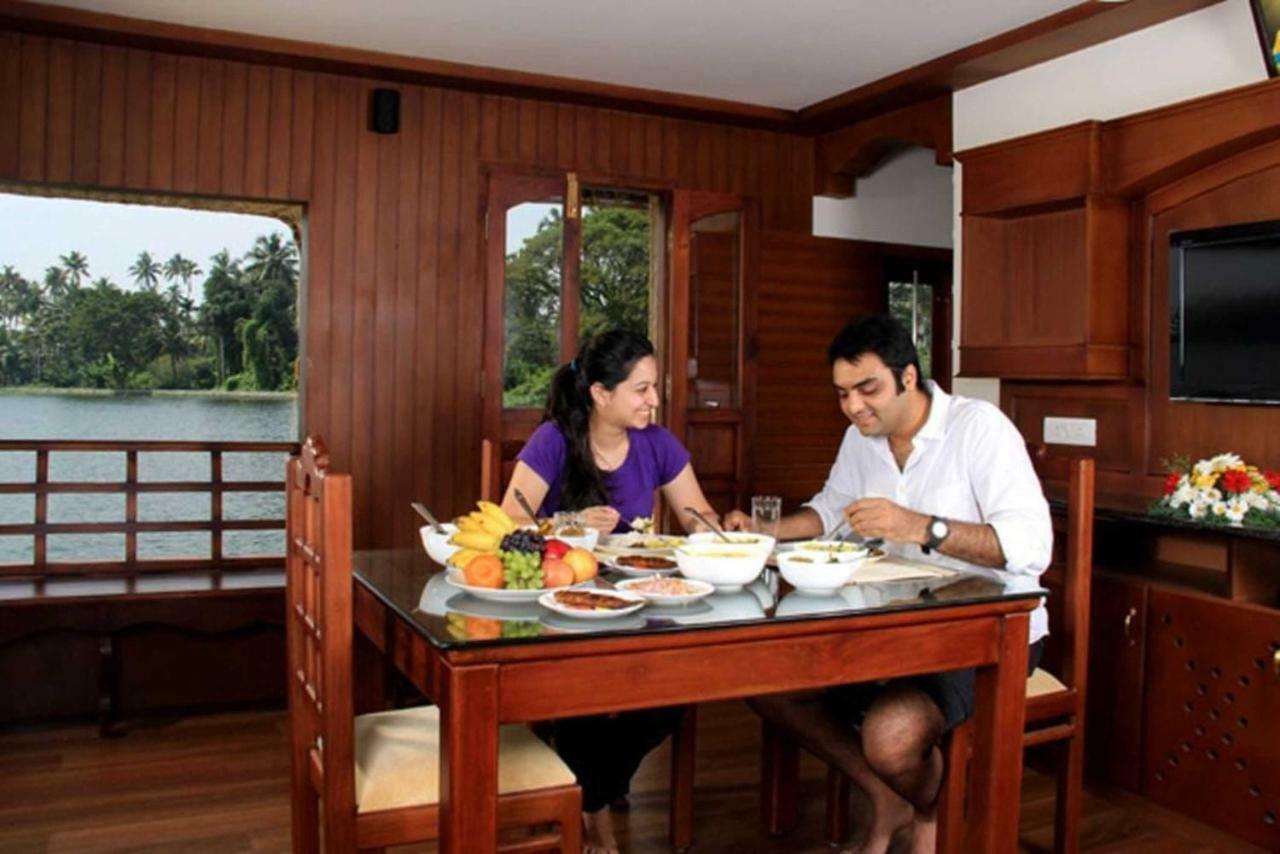 Cosy Premium Houseboats Hotel Alappuzha Buitenkant foto