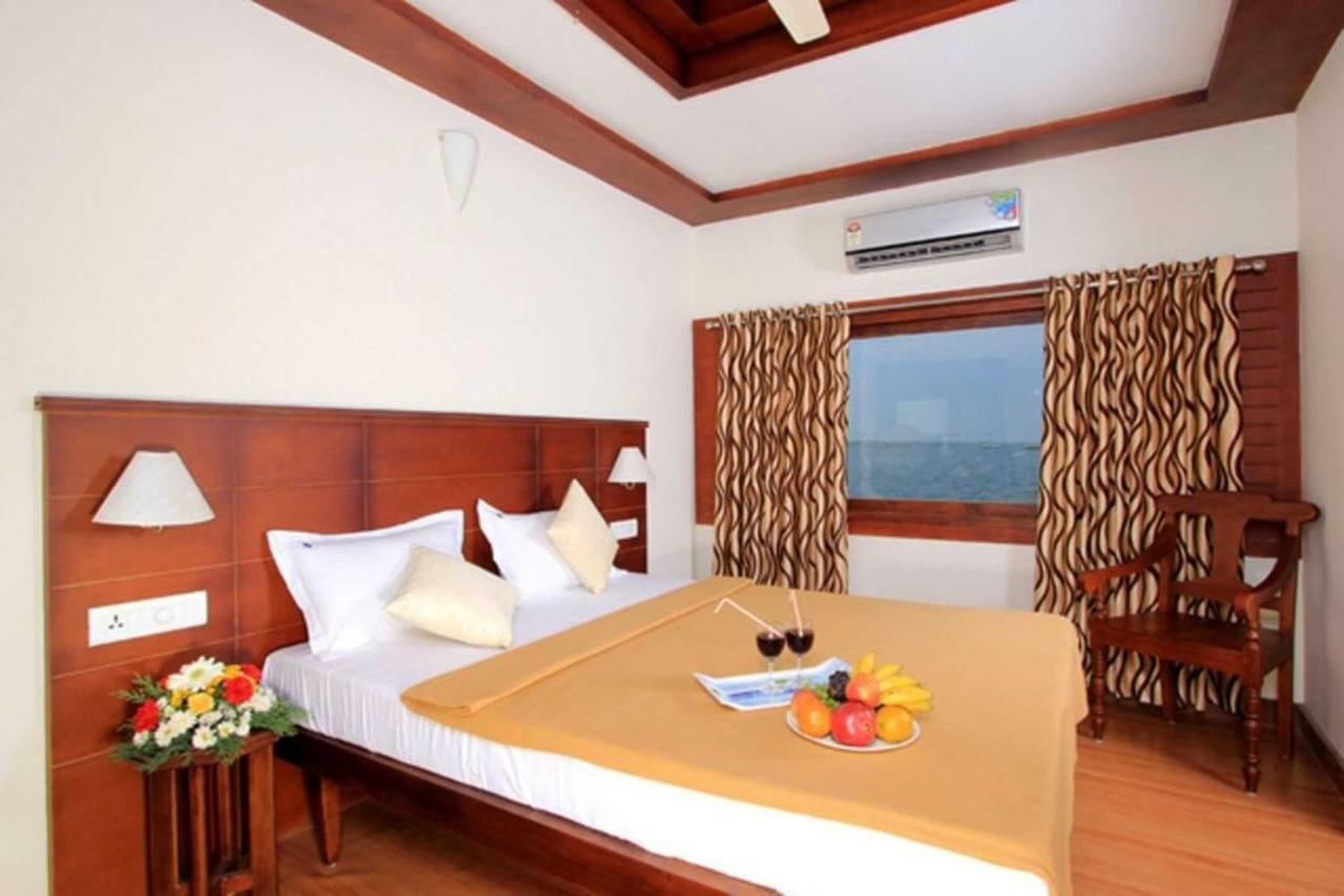 Cosy Premium Houseboats Hotel Alappuzha Buitenkant foto