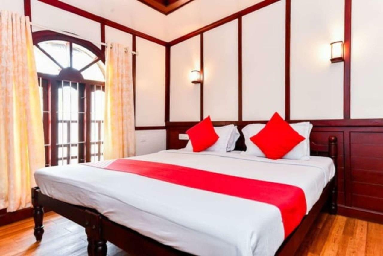 Cosy Premium Houseboats Hotel Alappuzha Buitenkant foto
