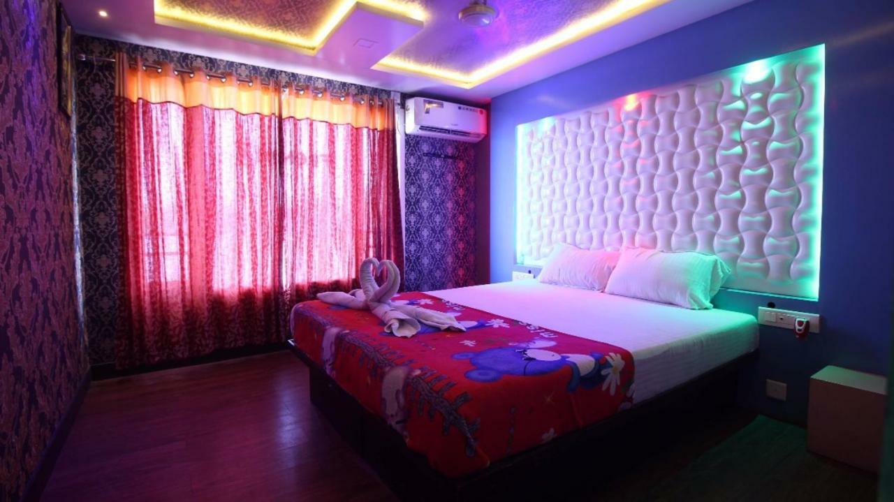 Cosy Premium Houseboats Hotel Alappuzha Buitenkant foto