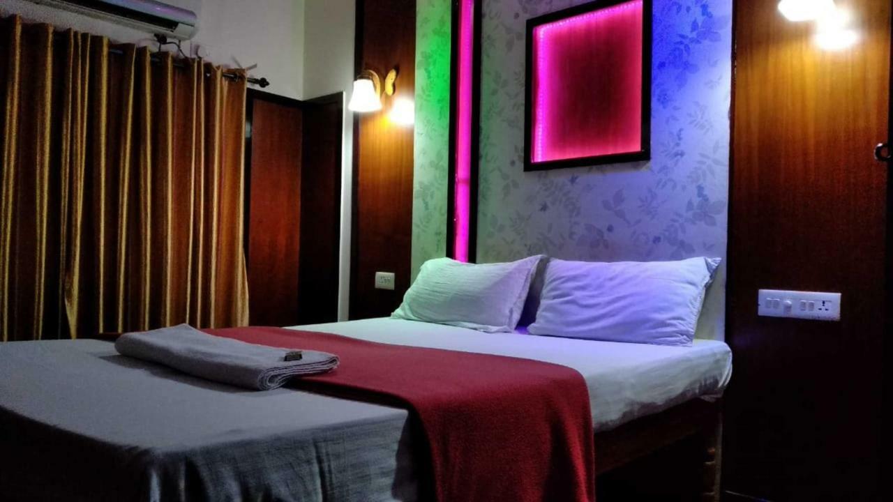 Cosy Premium Houseboats Hotel Alappuzha Buitenkant foto