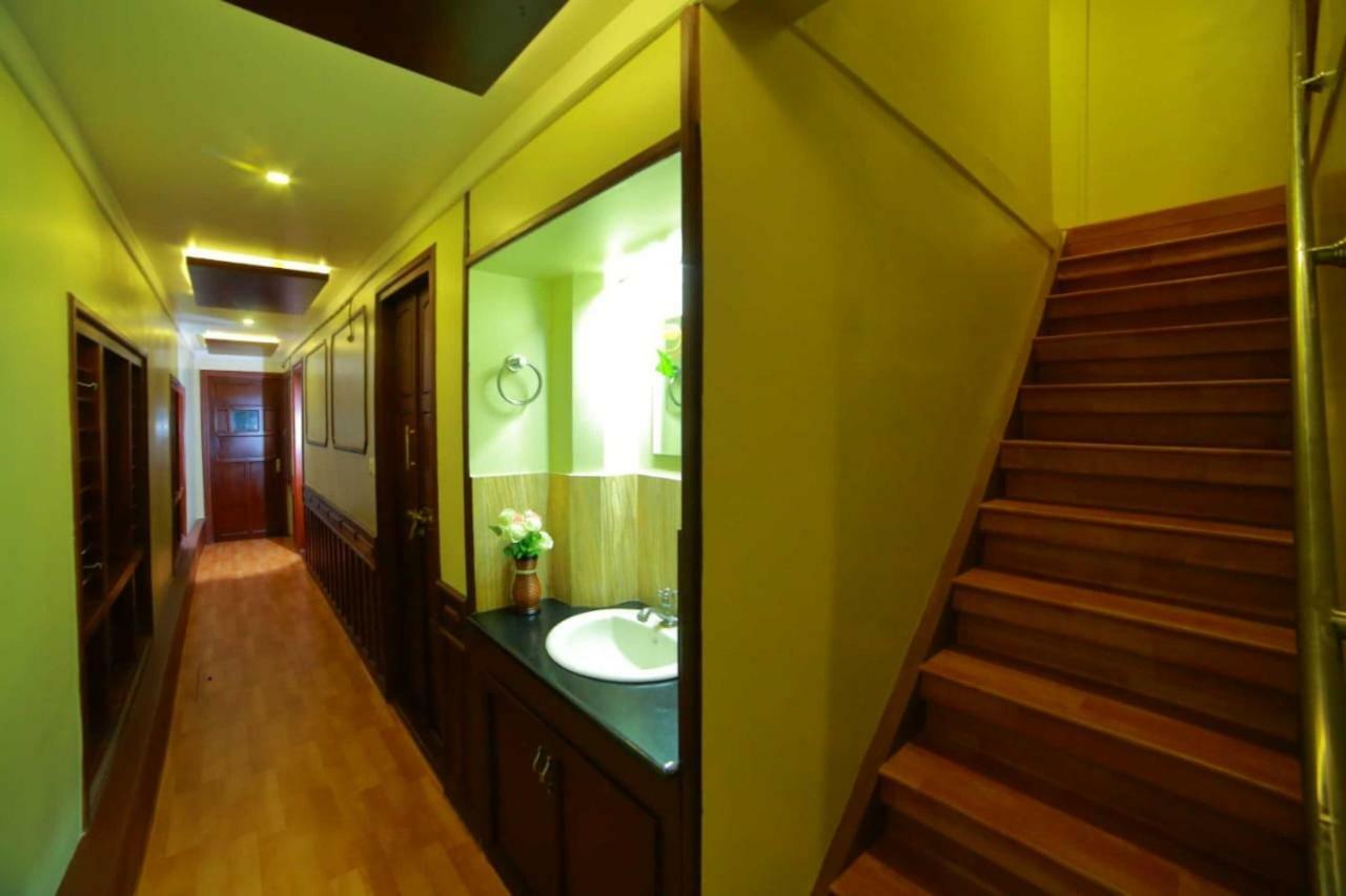 Cosy Premium Houseboats Hotel Alappuzha Buitenkant foto