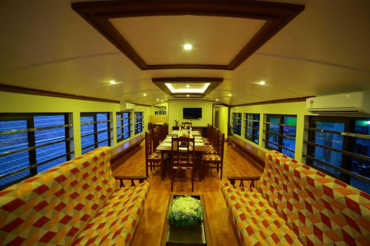 Cosy Premium Houseboats Hotel Alappuzha Buitenkant foto