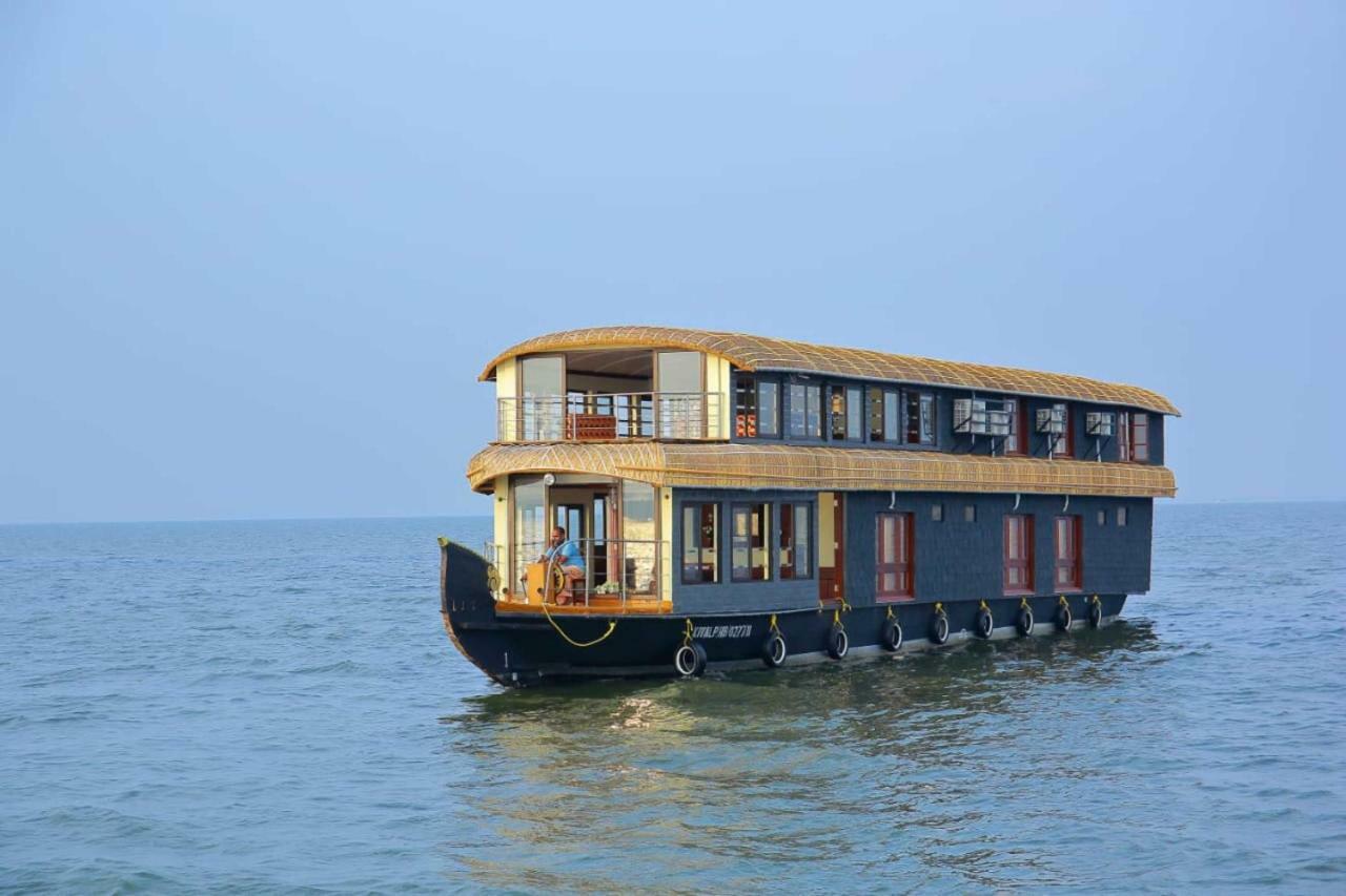 Cosy Premium Houseboats Hotel Alappuzha Buitenkant foto
