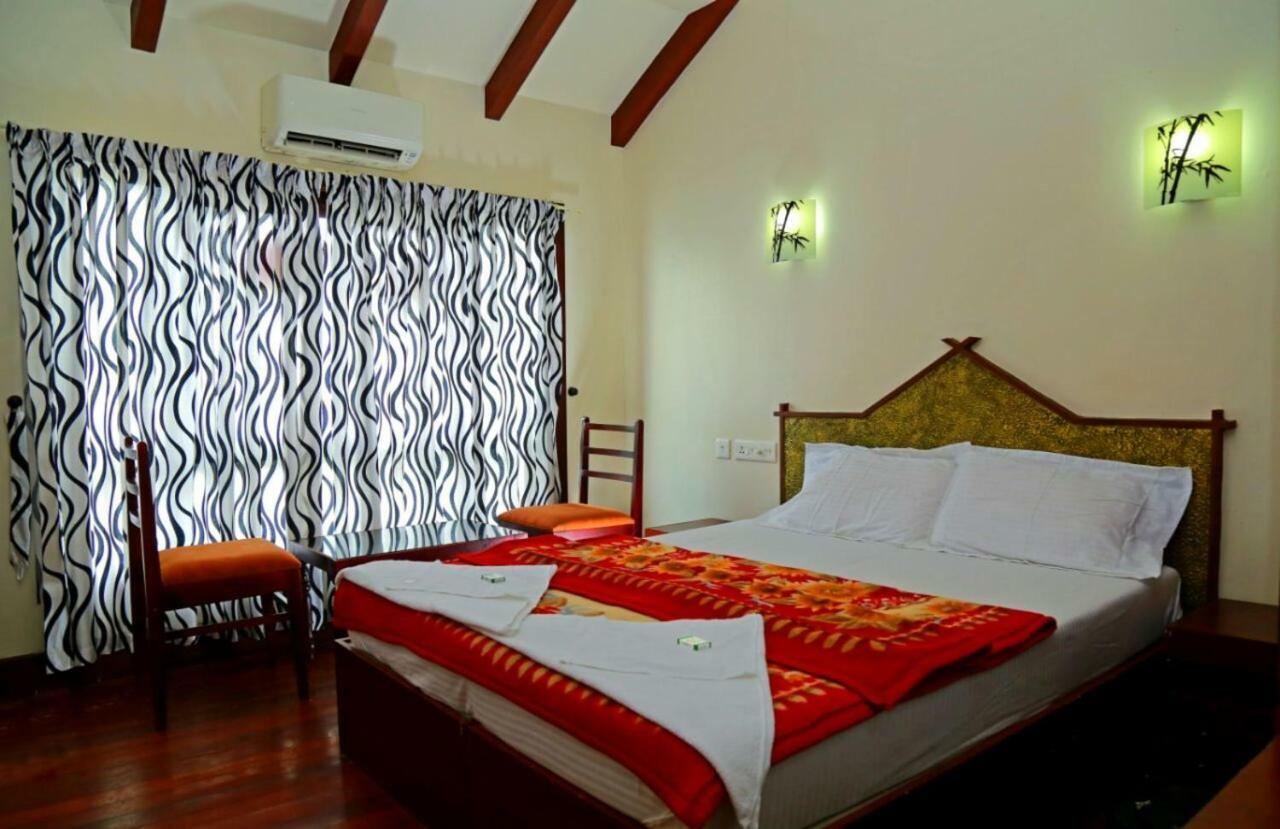 Cosy Premium Houseboats Hotel Alappuzha Buitenkant foto
