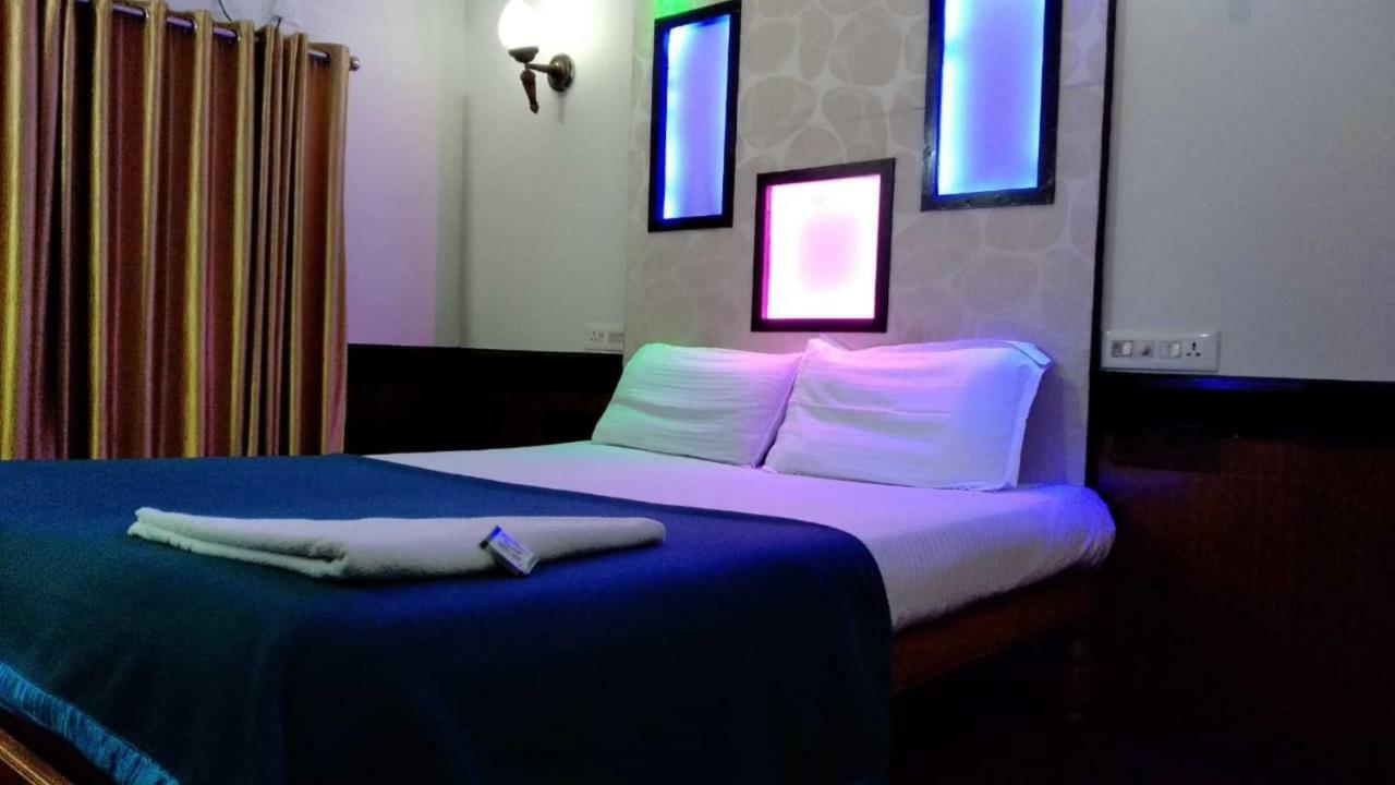 Cosy Premium Houseboats Hotel Alappuzha Buitenkant foto