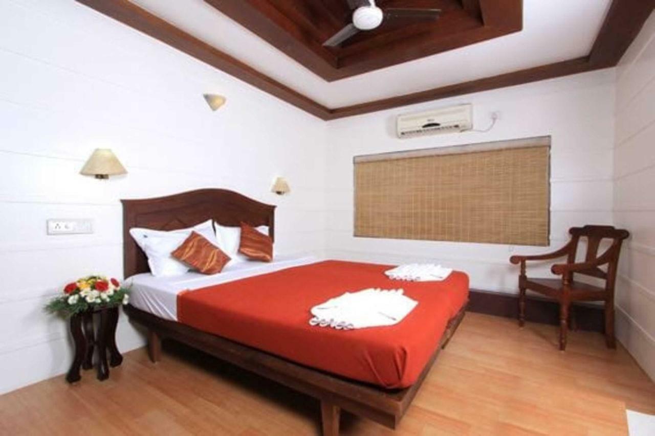 Cosy Premium Houseboats Hotel Alappuzha Buitenkant foto