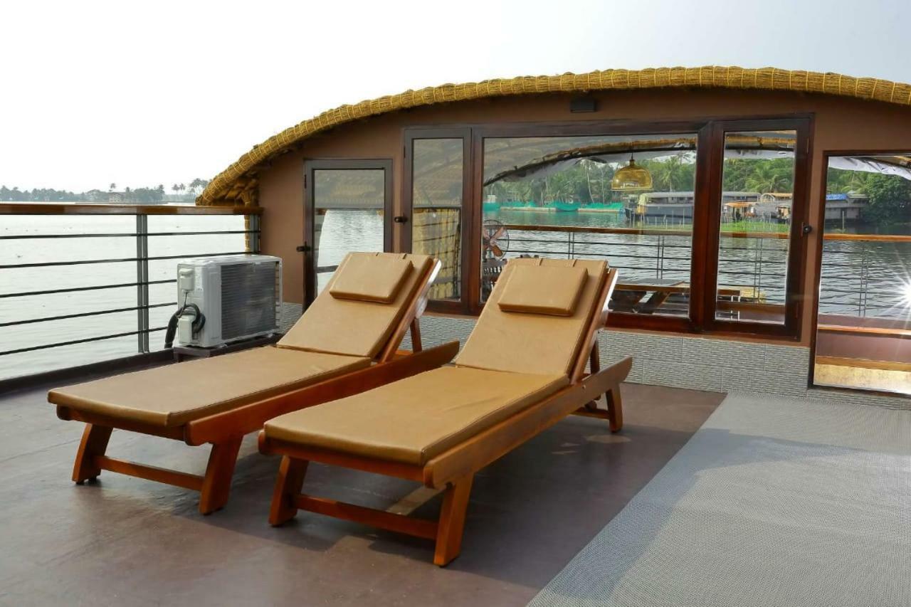 Cosy Premium Houseboats Hotel Alappuzha Buitenkant foto