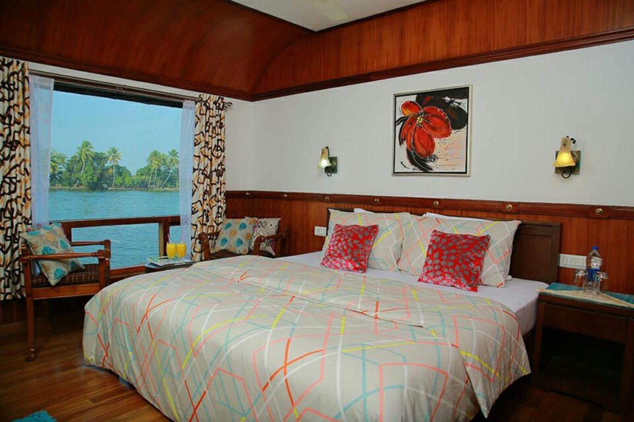 Cosy Premium Houseboats Hotel Alappuzha Buitenkant foto